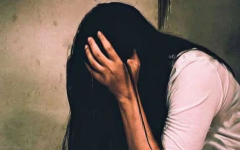 ग्रेटर नोएडा में मासूम को बचाने की मजबूरी में अस्मत लुटा बैठी मां, महिला की चीख-पुकार सुनकर दौड़े राहगीर