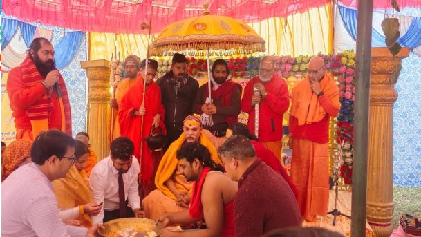 उत्तराखंड चारधाम शीतकालीन यात्रा: स्वामी अविमुक्तेश्वरानंद ने खरशाली में की मां यमुना की पूजा, मुखबा हुए रवाना