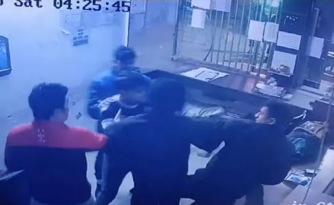 Greater Noida: नशे में धुत युवकों ने गार्ड को जमकर पीटा, पीड़ित ने सोसाइटी में शोर मचाने और गाली-गलौच करने से किया था मना