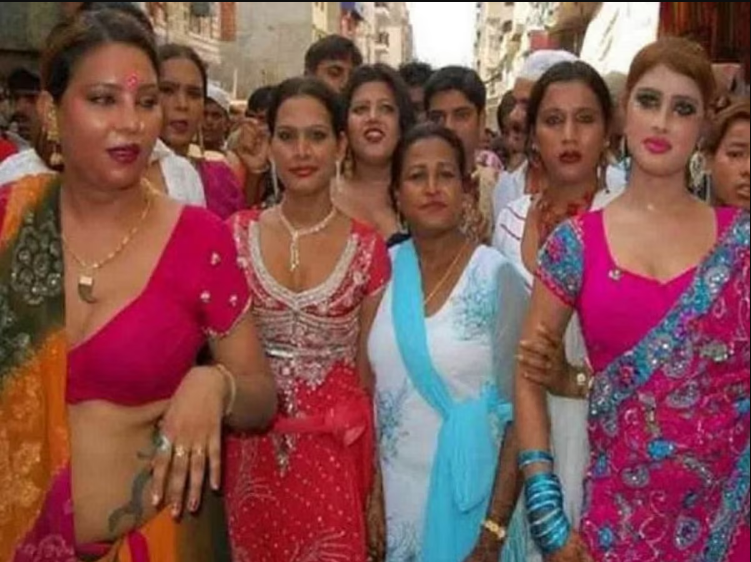 योगी सरकार क‍िन्नरों को बड़ी सौगात देने की कर रही तैयारी, समाज कल्याण विभाग ने बनाया प्रस्‍ताव