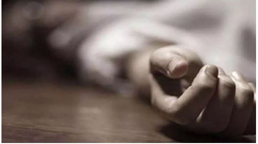 पत्नी को जलाने का आरोपी पति पुलिस मुठभेड़ में घायल, मां समेत गिरफ्तार