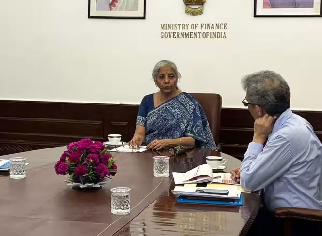 वित्त मंत्री निर्मला सीतारमण करेंगी सरकारी बैंकों के प्रमुखों के साथ बैठक, सरकारी योजनाओं के क्रियान्वन की करेंगी समीक्षा