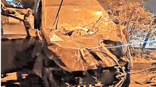 Delhi Accident: डिवाइडर पर चढ़ी अनियंत्रित कार, रेलिंग का सरिया सीने में धंसने से कारोबारी की मौत