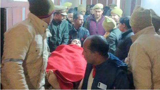 पीलीभीत में दबिश देने गई पुलिस पर फायरिंग, सिपाही घायल; जवाबी कार्रवाई में आरोपी भी घायल, पैर में लगी गोली