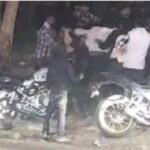 Greater Noida में मोमोस खाने को लेकर छात्रों के दो गुट में जमकर चले लात-घूंसे