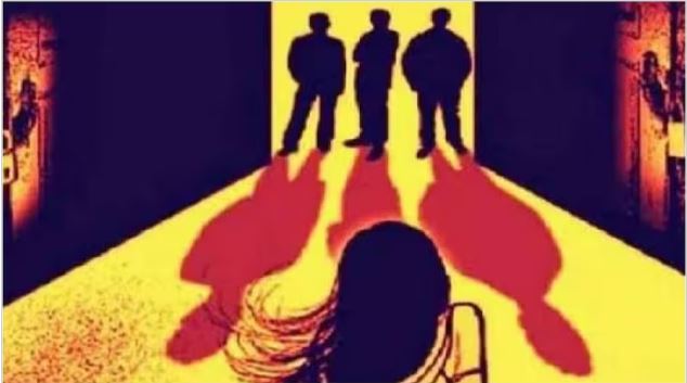 नोएडा में जॉब दिलाने के बहाने कार में बैठाया, फिर गन पॉइंट पर कई लोगों ने किया गैंगरेप; नोएडा में स्क्रैप माफिया पर FIR