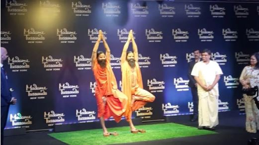 जब एक साथ दिखे दो बाबा रामदेव… असली नकली पहचानना हो गया मुश्किल, न्यूयॉर्क में लग गई लोगों की भीड़