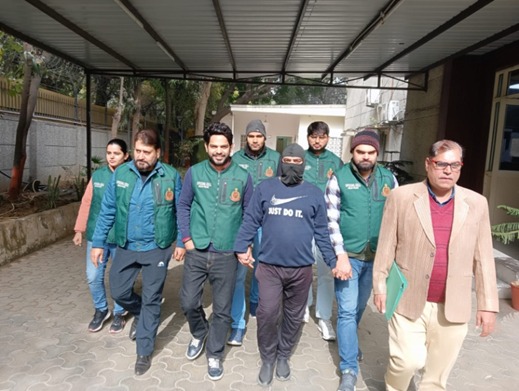 Special Cell Delhi Police officers in guidance of Ips H.G.S.Dhaliwal arrested an absconding habitual robber involved in sensational robbery of PS Bhalaswa dairy