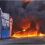 Delhi Fire News: दिल्ली के अलीपुर में फैक्ट्री में लगी भीषण आग, दमकल की 34 गाड़ियां मौके पर