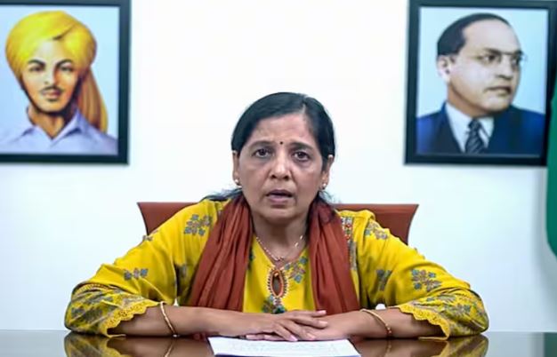 सुनीता केजरीवाल ने लॉन्च किया ‘केजरीवाल को आशीर्वाद’ अभियान, वॉट्सऐप नंबर किया जारी; करना होगा ये काम