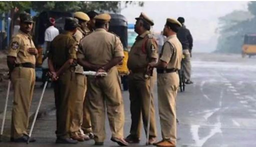Delhi Crime: दिल्ली में सिगरेट को लेकर हुई बहस झगड़े में बदली, दो लोगों की चाकू मारकर हत्या; तीन गिरफ्तार