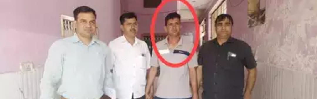 सैलरी से नहीं होता गुजारा! हरियाणा में सरपंच से 2.5 लाख रुपये रिश्वत लेते होमगार्ड गिरफ्तार, ऐसे पकड़ा गया