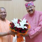 सतपाल महाराज ने उत्तराखंड के मुद्दों पर की योगी से चर्चा
