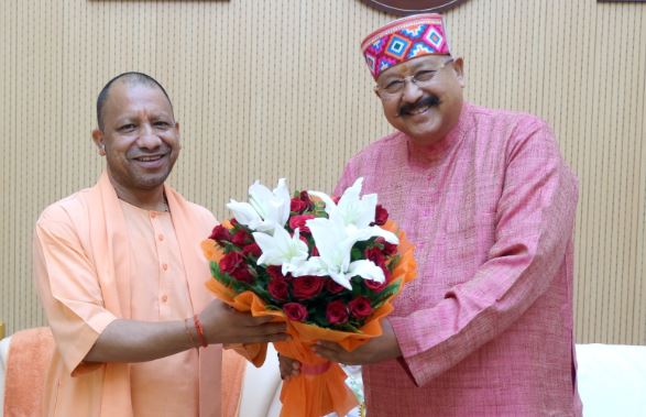 सतपाल महाराज ने उत्तराखंड के मुद्दों पर की योगी से चर्चा