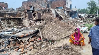 रुद्रपुर में अतिक्रमण हटाने गई प्रशासन की टीम पर पथराव
