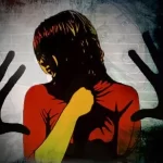 युवक ने दोस्त के साथ मिलकर पत्नी के साथ किया सामूहिक दुष्कर्म, केस दर्ज