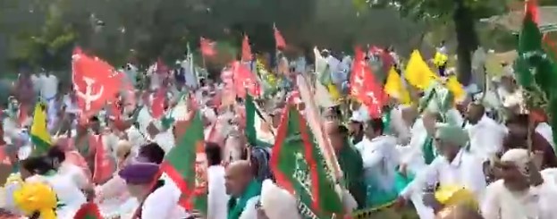 किसानों का मुख्यमंत्री आवास की ओर कूच, अपनी समस्याओं और मांगों को लेकर सौंपेंगे ज्ञापन 