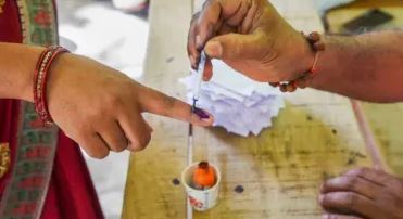 महाराष्ट्र विधानसभा चुनाव के लिए मतदान जारी, सुबह 9 बजे तक 6.61 फीसदी हुई वोटिंग