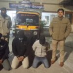 बीच रोड पर व्यक्ति के साथ मारपीट करने वाले 3 अभियुक्तो को पुलिस ने किया गिरफ्तार 