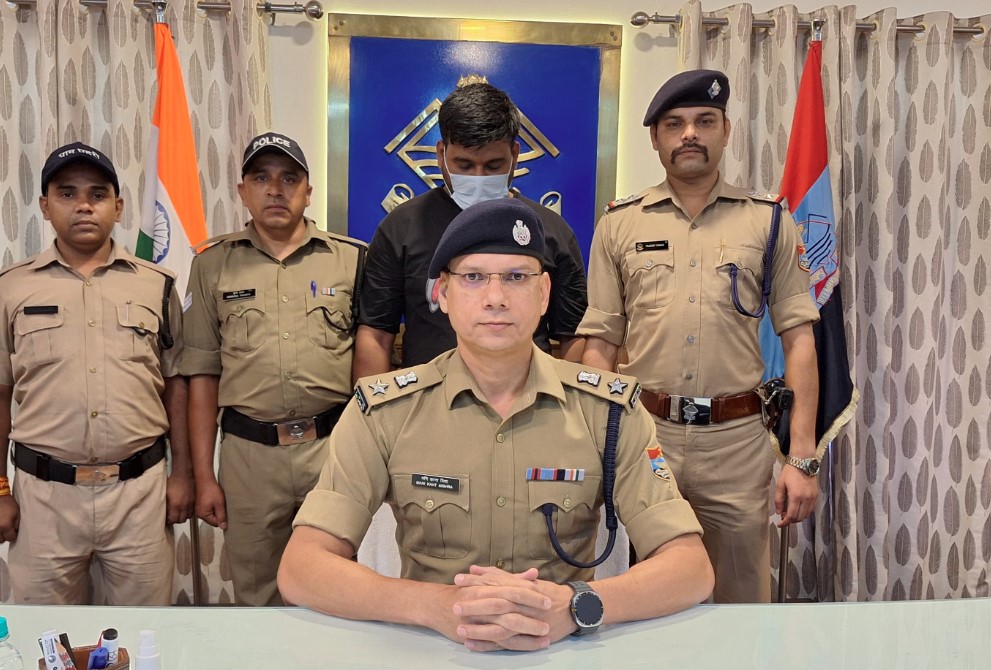 अंतरराज्यीय साइबर ठग गिरोह का पर्दाफाश, मास्टरमाइंड शेरू गिरफ्तार