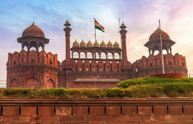 लाल किले में सुरक्षा जांच के दौरान सनसनी, मिले कारतूस और पकड़े गए 5 बांग्लादेशी