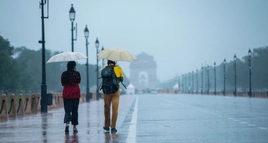दिल्ली में उमस भरी गर्मी से जल्द मिलेगी राहत, सप्ताहांत में हल्की बारिश का अनुमान