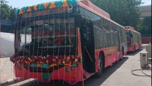 18 साल बाद फिर से शुरू हुई इंटर-स्टेट एसी बस सेवा, दिल्ली-बड़ौत के बीच दौड़ेंगी इलेक्ट्रिक बसें