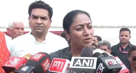 सीएम रेखा गुप्ता ने किया यमुना छठ घाट का निरीक्षण, कहा – “इस बार यमुना किनारे ऐतिहासिक छठ मनाएंगे दिल्लीवासी”