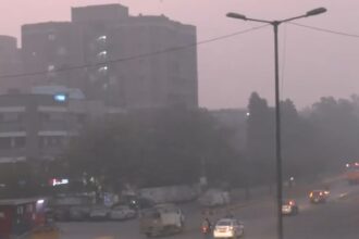 दिल्ली की हवा में मामूली सुधार, लेकिन प्रदूषण का संकट बरकरार