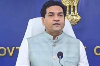 प्रदूषण की मार: दिल्ली में सख्त पाबंदियां, मजदूरों को मिलेगी राहत राशि