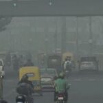 ठंड के साथ बढ़ा प्रदूषण का कहर, दिल्ली की हवा अब भी ‘खराब’ श्रेणी में