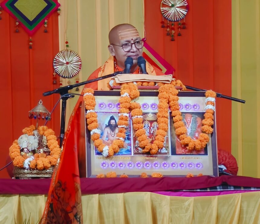 शिव भक्ति में डूबा नोएडा, कथा में गूंजा शिव-पार्वती विवाह का दिव्य प्रसंग