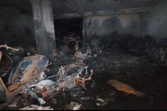 गाजियाबाद के खोड़ा में पांच मंजिला इमारत में भीषण आग, पति-पत्नी की मौत
