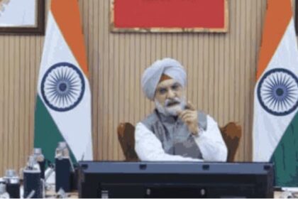 दिल्ली के विकास कार्यों पर एलजी संधू की बड़ी बैठक, सातों सांसद रहे मौजूद