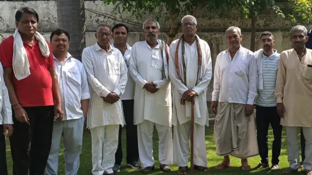 ग्रेटर नोएडा में 4% आबादी भूखंड की मांग को लेकर किसानों का लखनऊ कूच, पैदल मार्च शुरू