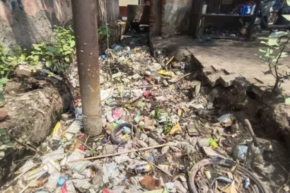 मानसून से पहले निगम के दावे फेल, नालों में भरा कूड़ा और पड़ी सिल्ट