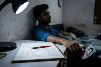 प्रेमिका से दूरी का गम नहीं सह सका युवक, नांगलोई के OYO होटल में लगाई फांसी; सुसाइड नोट बरामद