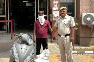 Bootlegger Arrested by PS Nand Nagri; 250 Quarter Bottles of Illicit Liquor Recovered