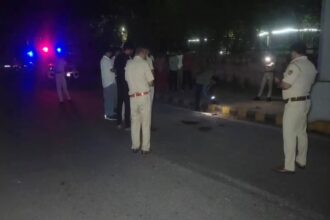 कल्याणवास में सनसनीखेज वारदात, महिला को खून से लथपथ सड़क किनारे फेंका; मौत