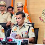दिल्ली पुलिस का ऑपरेशन शस्त्र: रोहिणी में अपराधियों पर शिकंजा, हथियारों के साथ 46 आरोपी दबोचे