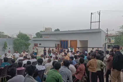 ग्रेटर नोएडा प्राधिकरण पर शुक्रवार को महापंचायत:गांवों में अभियान चलाकर सफल बनाने की रणनीति बनी
