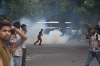 प्रदर्शन से थमी दिल्ली की रफ्तार, होटलों में कैद हुए पर्यटक; रास्ते रहे बंद