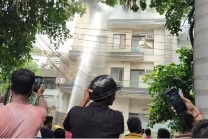 नोएडा PG में AC ब्लास्ट से लगी भीषण आग, छह लड़कियां बाल-बाल बचीं; दमकल ने संभाला मोर्चा