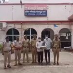 ग्रेटर नोएडा में हाथी दांत तस्करी के गिरोह का भंडाफोड़, 20 लाख के दांत के साथ 2 तस्कर गिरफ्तार