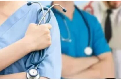 दिल्ली राज्य स्वास्थ्य मिशन के कर्मचारी आज एक दिवसीय सांकेतिक हड़ताल पर
