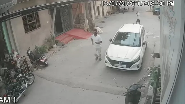 पुलिसकर्मी बनकर लोहा कारोबारी के बेटे से ठगी, डेढ़ लाख की सोने की चेन लेकर फरार