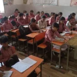 गाजियाबाद के 21 स्कूलों में एक-एक शिक्षक, 425 बच्चों की जिम्मेदारी संभाल रही एक शिक्षिका