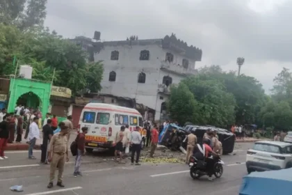 नोएडा में रॉन्ग साइड से आई स्कॉर्पियो बनी काल, भीषण हादसे में 2 की मौत