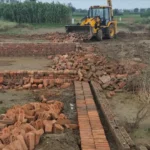 गाजियाबाद में GDA का बड़ा एक्शन, अवैध कॉलोनी की 6 हजार वर्गमीटर प्लॉटिंग पर चला बुलडोजर