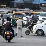 दिल्ली में ट्रैफिक नियम उल्लंघन पर सख्ती, गलत दिशा में चलाने पर 3.42 लाख चालान